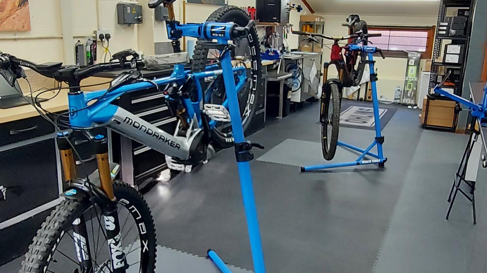 Pentingnya Service Sepeda Secara Berkala untuk Performa