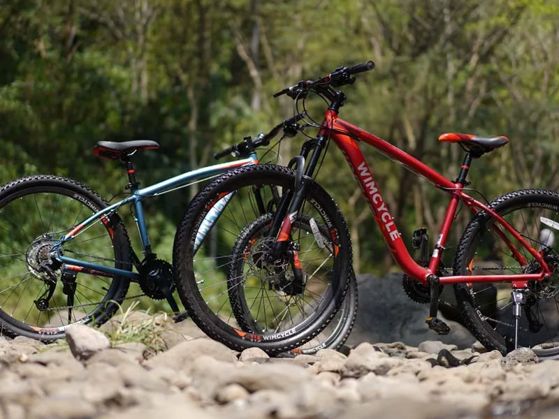 5 Sepeda Gunung Terbaik untuk Petualangan di Alam Terbuka